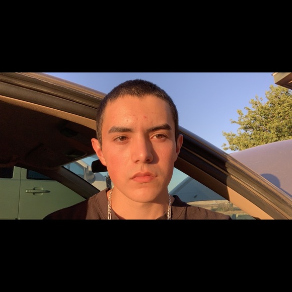 Meet your Posher, Chris - Picture 1 of 1